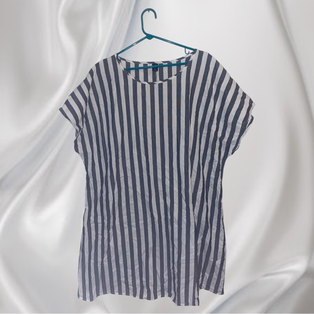 Striped Women's Top - Black and White